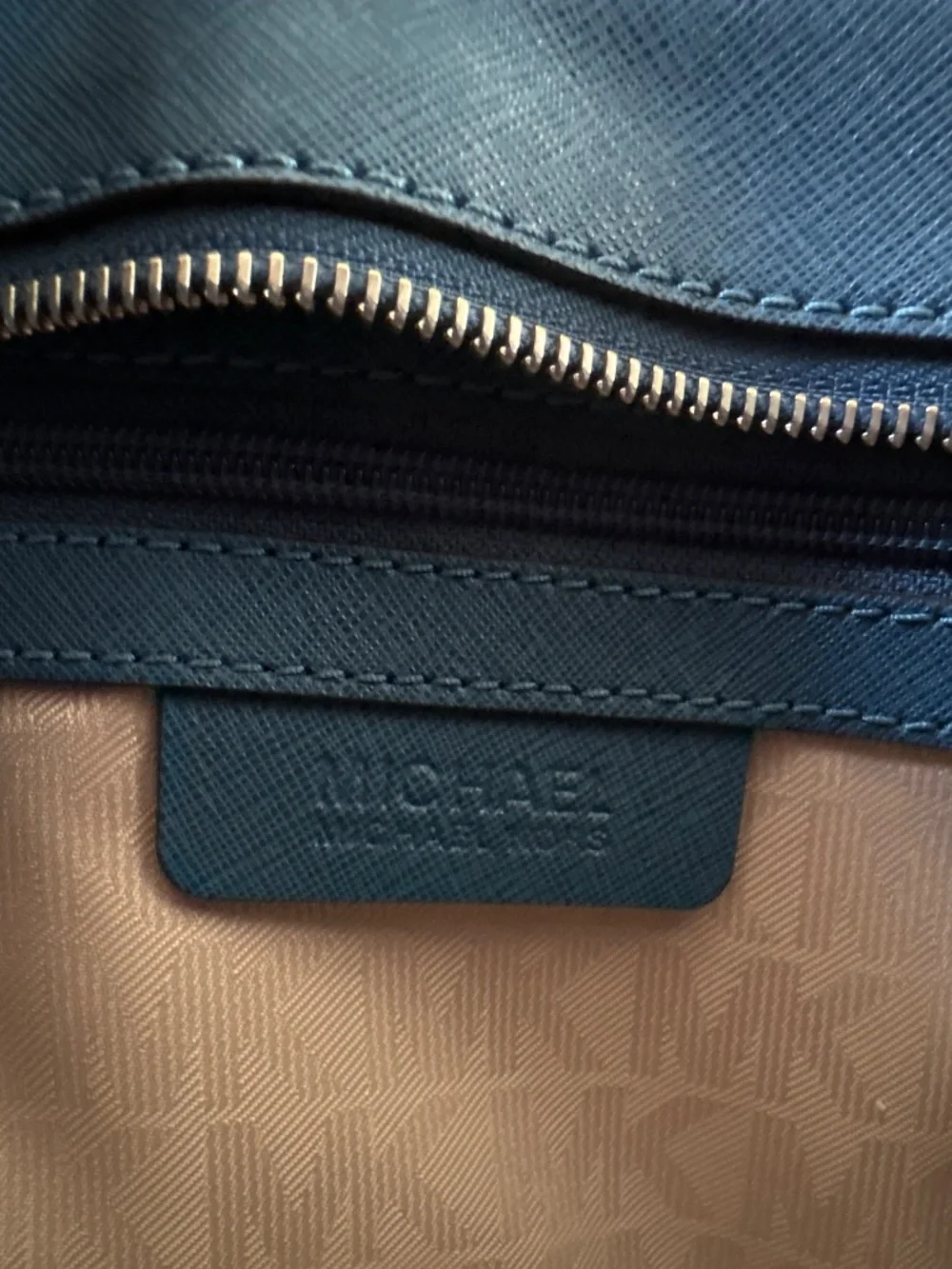 Michael Kors Corner Frame Dillon Shoulder Bag Sky Steel Blue